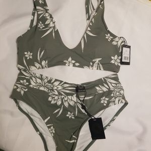 NWT Green & White Cheeky Bikini Suit DDs